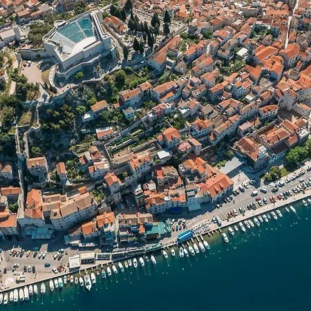 Kurika 公寓 希贝尼克